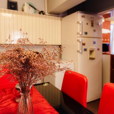 Comfy Apartment With Private Parking And Netflix ブカレスト エクステリア 写真