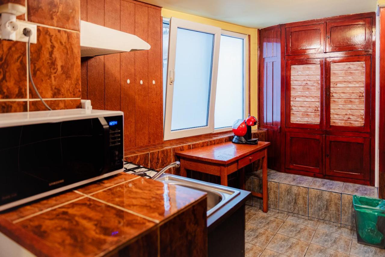 Comfy Apartment With Private Parking And Netflix ブカレスト エクステリア 写真