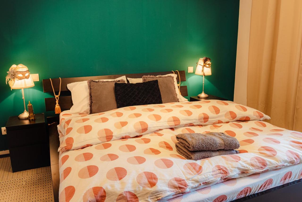 Comfy Apartment With Private Parking And Netflix ブカレスト エクステリア 写真