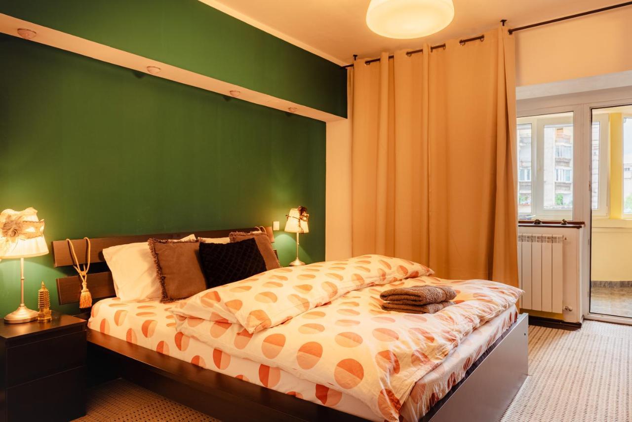 Comfy Apartment With Private Parking And Netflix ブカレスト エクステリア 写真