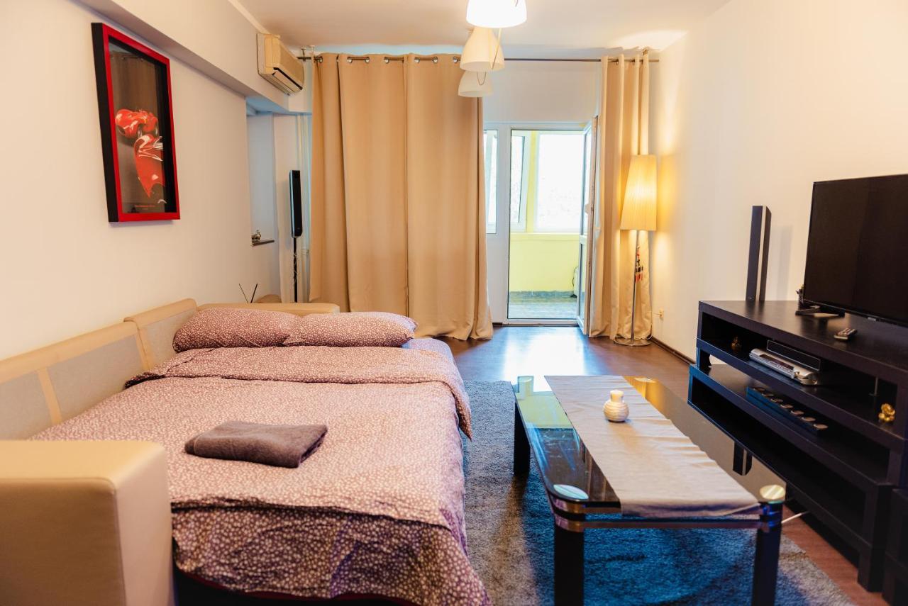 Comfy Apartment With Private Parking And Netflix ブカレスト エクステリア 写真