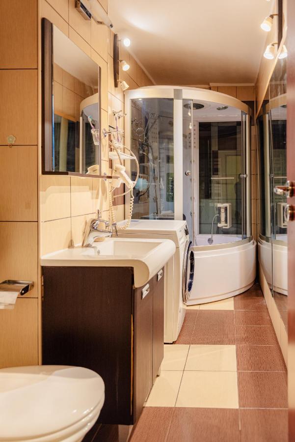 Comfy Apartment With Private Parking And Netflix ブカレスト エクステリア 写真