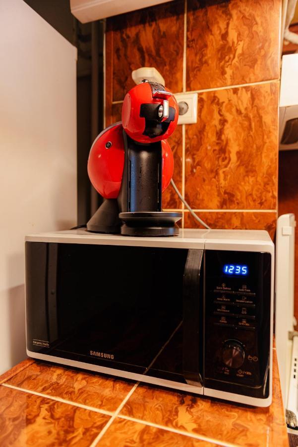 Comfy Apartment With Private Parking And Netflix ブカレスト エクステリア 写真